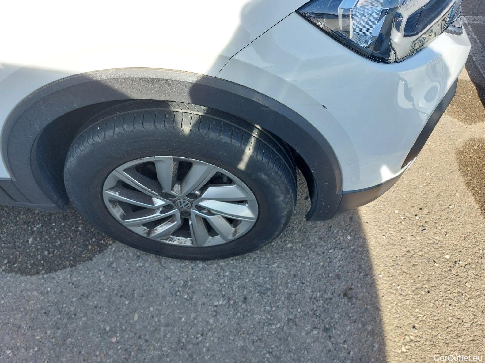  Volkswagen  T-CROSS VOLKSWAGEN  / 2018 / 5P / todoterreno Advance 1.0 TSI 85kW (115CV) DSG (AC) #17