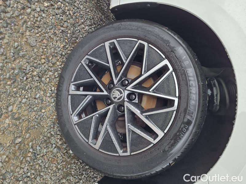  Skoda  Octavia  Combi (NX3)(2020) Oct.Combi 1.0TSI 81 Style #13