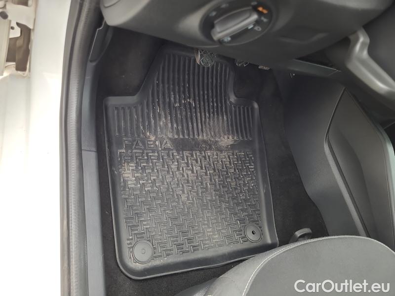  Skoda  Fabia  Combi (2015)  Com 1.0TSI 81 Style #4