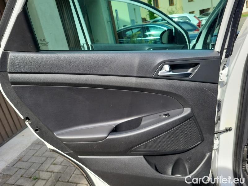  Hyundai  Tucson  (2015)  1.6TGDI 130 Adventure #9
