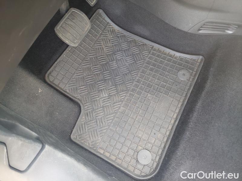  Opel  Corsa  F (2019) e- 100kW Edition AT 5d #2