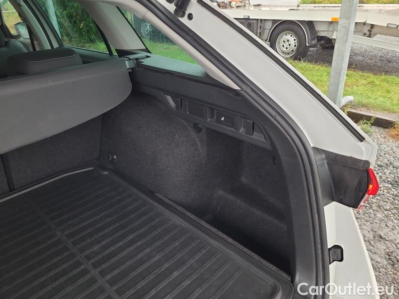  Skoda  Octavia  Combi (NX3)(2020) Oct.Combi 1.0TSI 81 Style #10