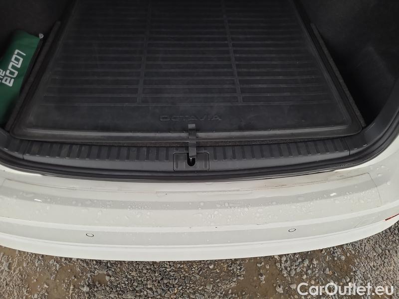  Skoda  Octavia  Combi (NX3)(2020) Oct.Combi 1.0TSI 81 Style #9