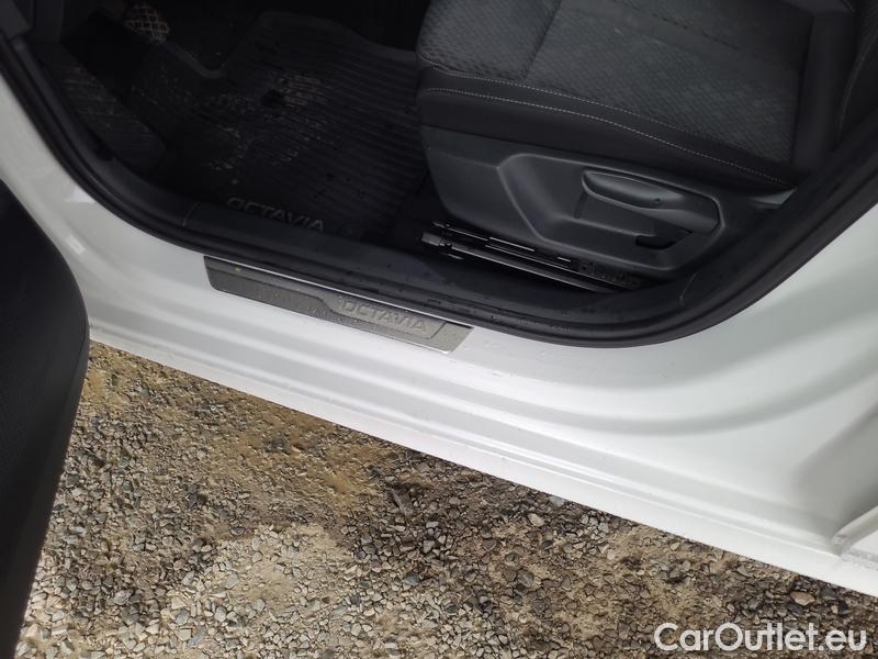  Skoda  Octavia  Combi (NX3)(2020) Oct.Combi 1.0TSI 81 Style #2