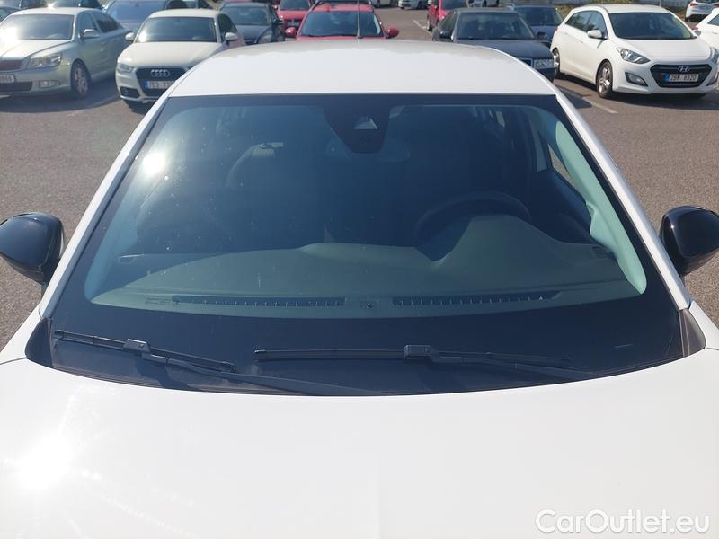  Opel  Corsa  F (2019) e- 100kW Edition AT 5d #1