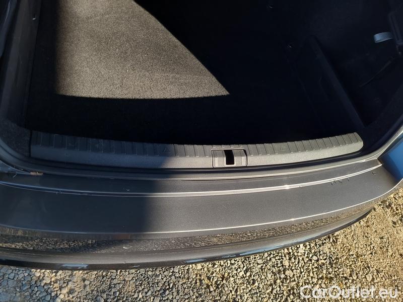  Skoda  Octavia  Lim. (NX3)(2020) Oct. 2.0TDI 147 RS AT #12