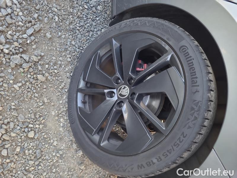  Skoda  Octavia  Lim. (NX3)(2020) Oct. 2.0TDI 147 RS AT #10