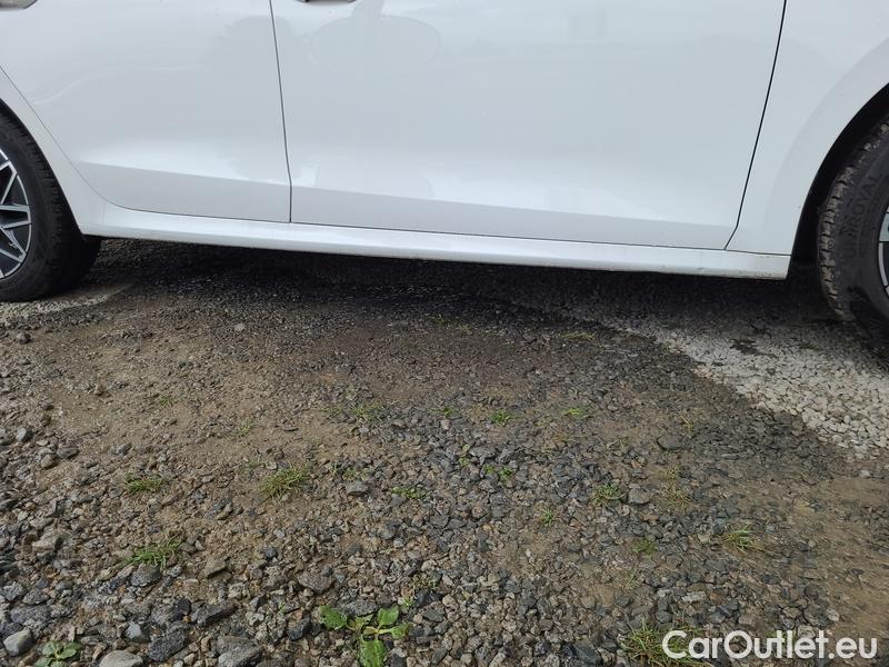  Skoda  Octavia  Combi (NX3)(2020) Oct.Combi 1.5TSI 110 Style #9