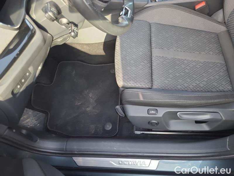  Skoda  Octavia  Combi (NX3)(2020) Oct.Combi 2.0TDI 110 Style AT #22