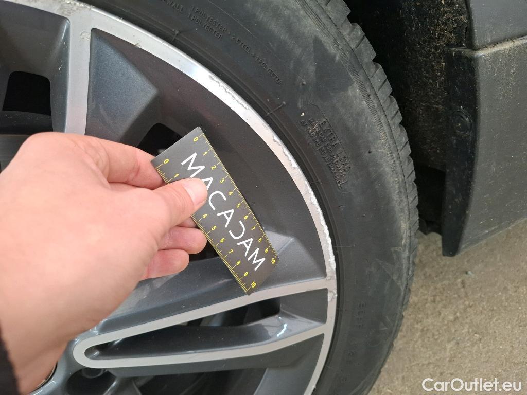  Bmw  Serie 2 BMW  Gran Tourer / 2018 / 5P / monospace 218d Sport Auto #21