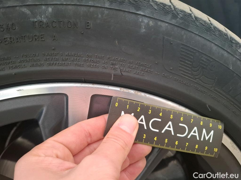  Bmw  Serie 1 BMW Série 1 / 2019 / 5P / Berline 116i DKG7 Business Design #9