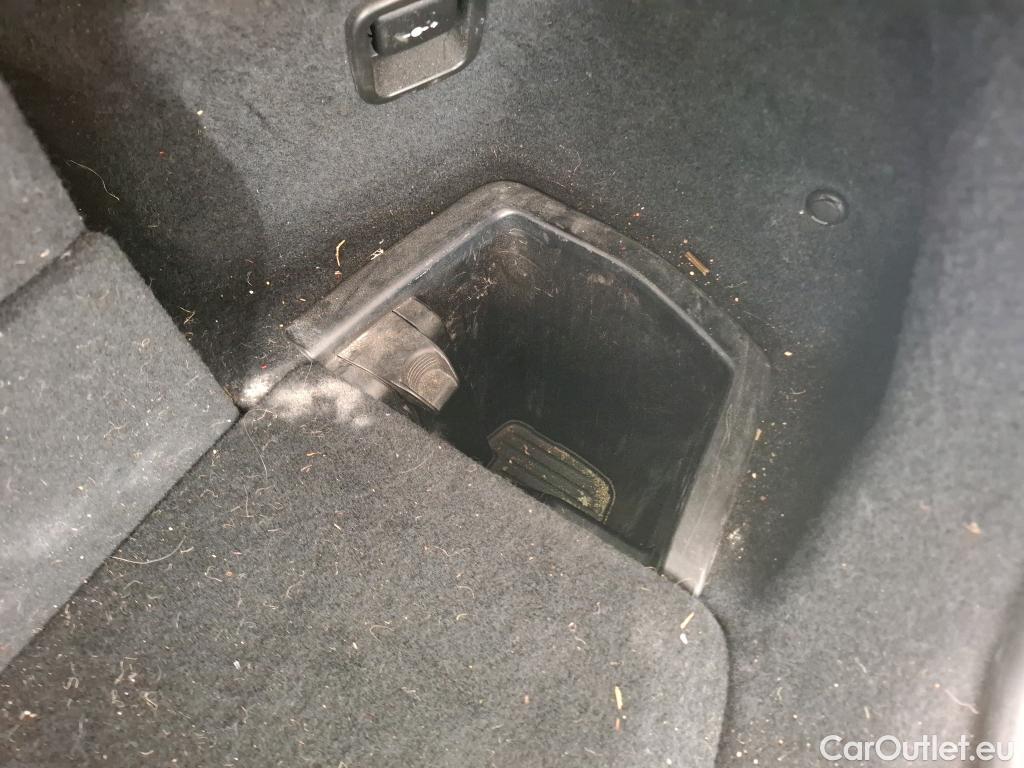  Bmw  Serie 2 BMW  Gran Tourer / 2018 / 5P / monospace 218d Sport Auto #54