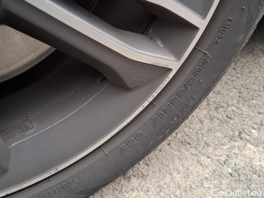  Bmw  Serie 2 BMW  Gran Tourer / 2018 / 5P / monospace 218d Sport Auto #32