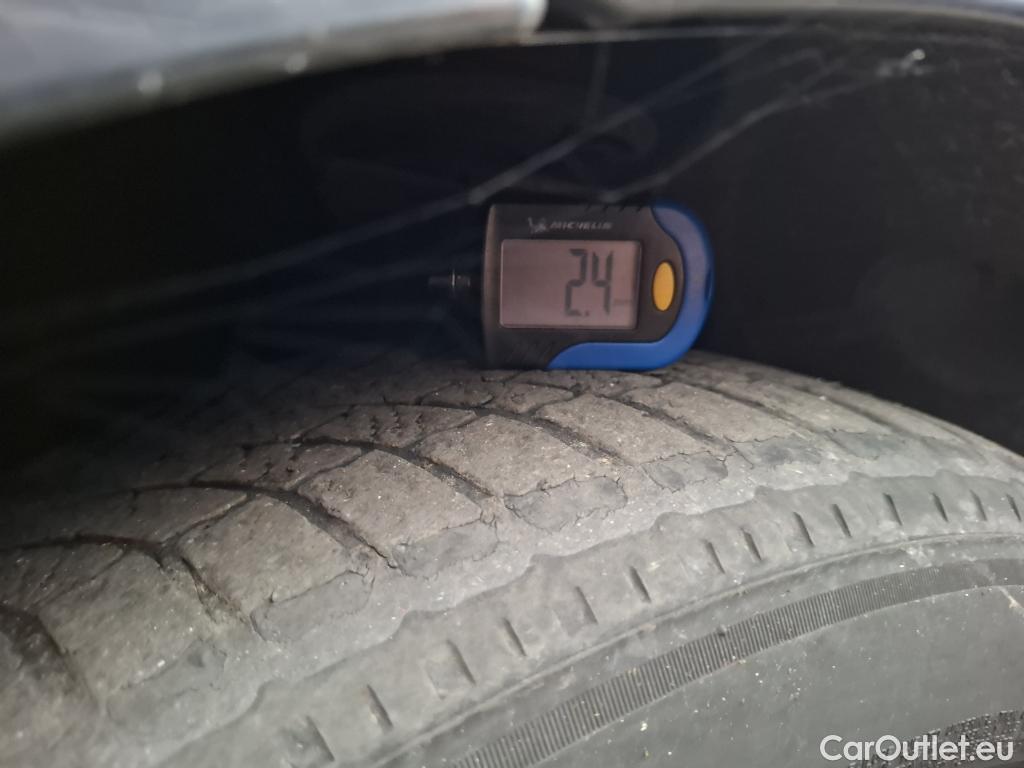  Bmw  Serie 2 BMW  Gran Tourer / 2018 / 5P / monospace 218d Sport Auto #35