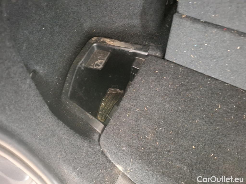  Bmw  Serie 2 BMW  Gran Tourer / 2018 / 5P / monospace 218d Sport Auto #53