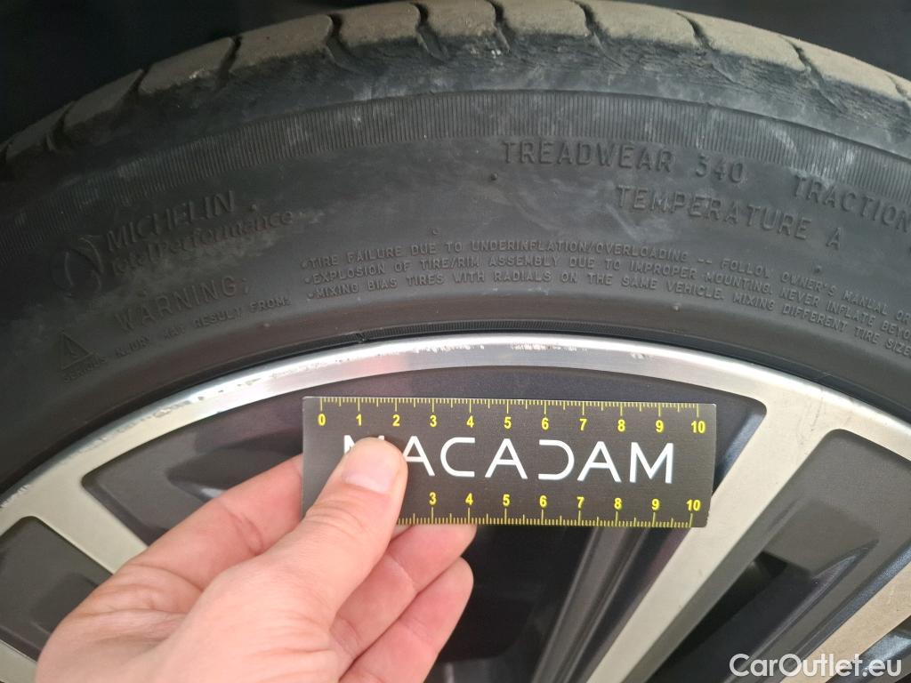  Bmw  Serie 1 BMW Série 1 / 2019 / 5P / Berline 116i DKG7 Business Design #8