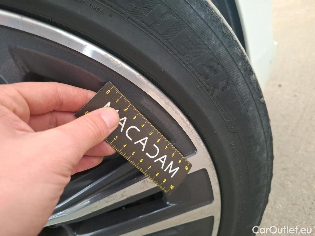  Bmw  Serie 1 BMW Série 1 / 2019 / 5P / Berline 116i DKG7 Business Design #10