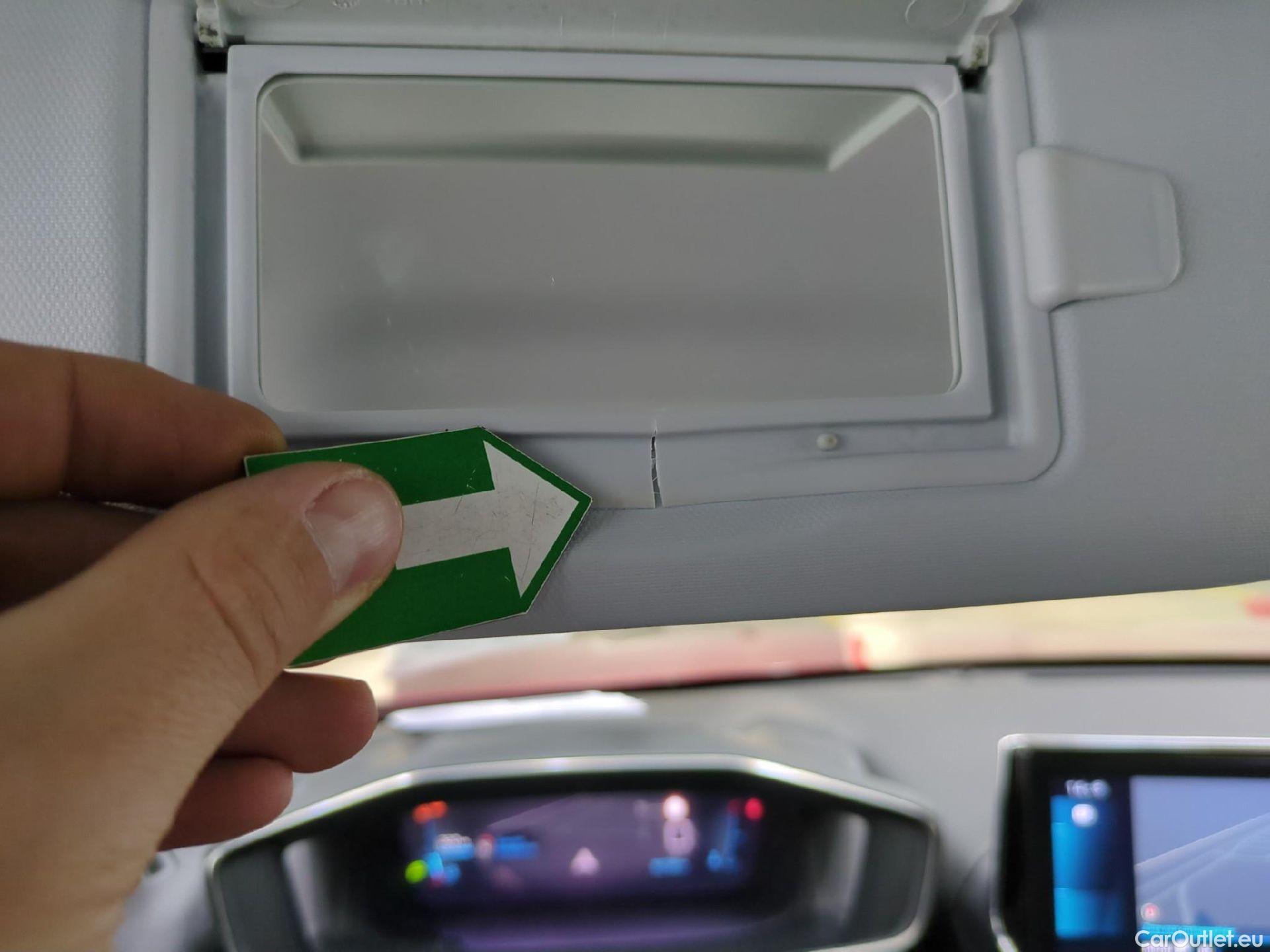  Peugeot  2008  Allure 1.2 PureTech 130CV BVM6 E6d #2