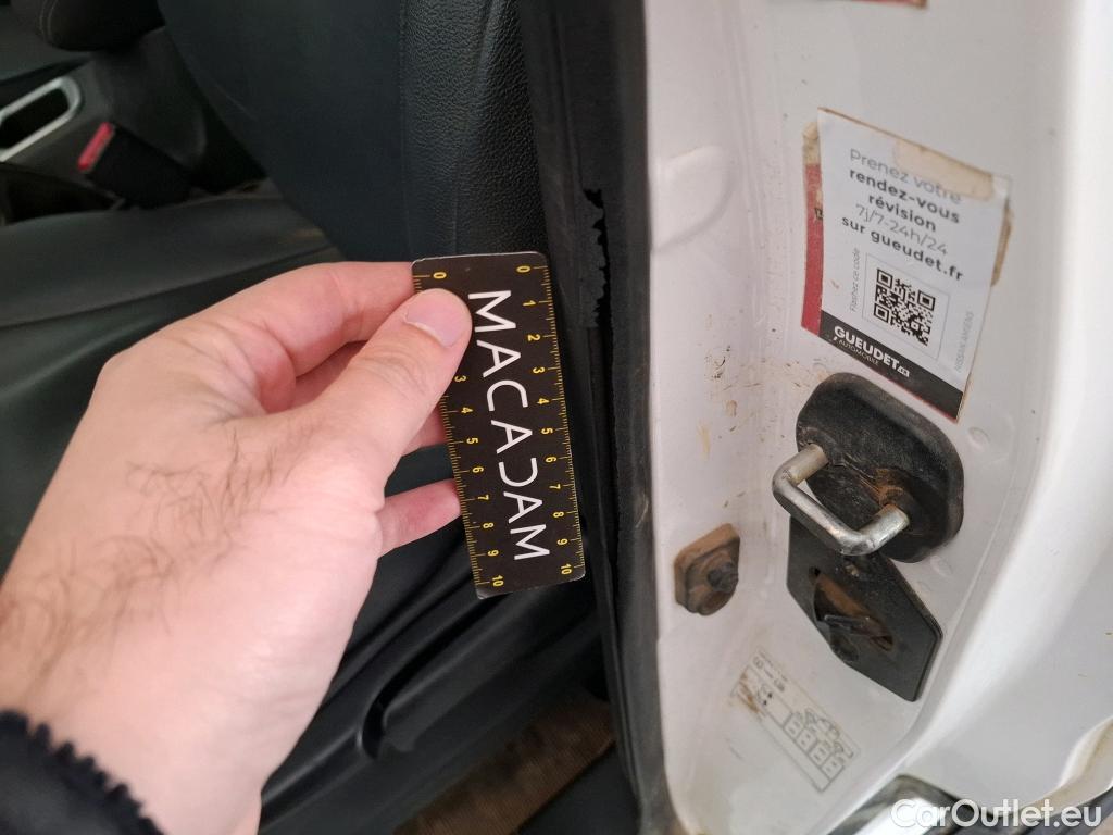  Nissan  Navara NISSAN  / 2015 / 4P / Pick-up King-Cab 2.3 dCi 160 N-CONNECTA #29