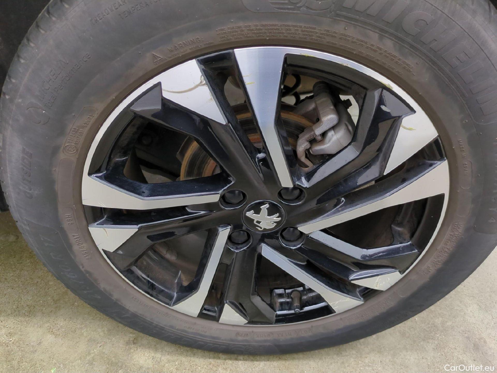  Peugeot  2008  Allure 1.2 PureTech 130CV BVM6 E6d #12