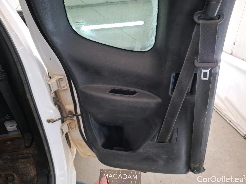  Nissan  Navara NISSAN  / 2015 / 4P / Pick-up King-Cab 2.3 dCi 160 N-CONNECTA #30