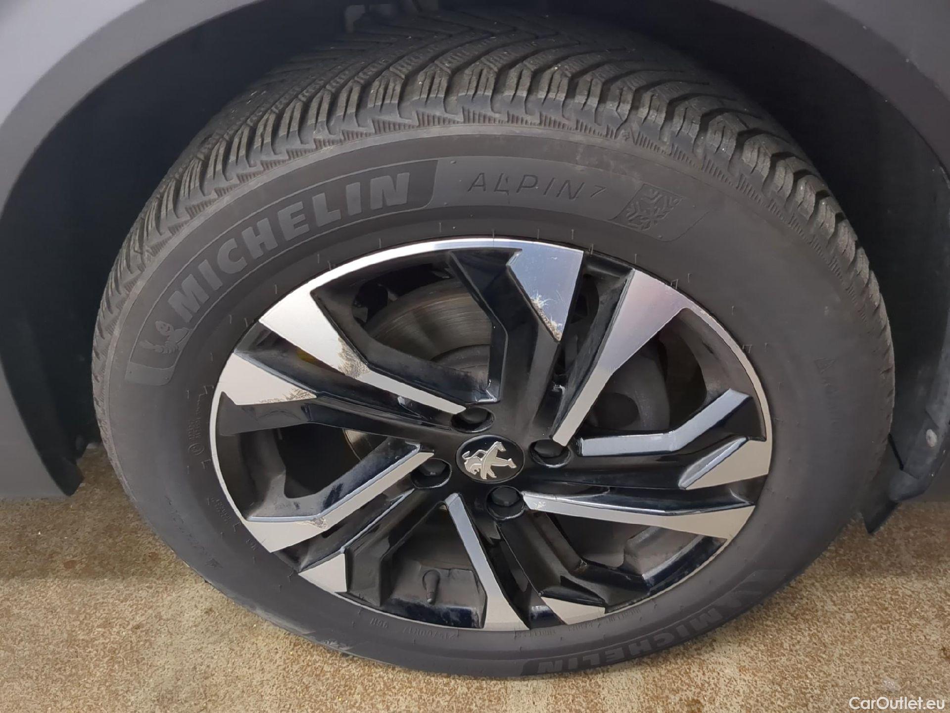  Peugeot  2008  Allure 1.5 HDi 100CV BVM6 E6d #1