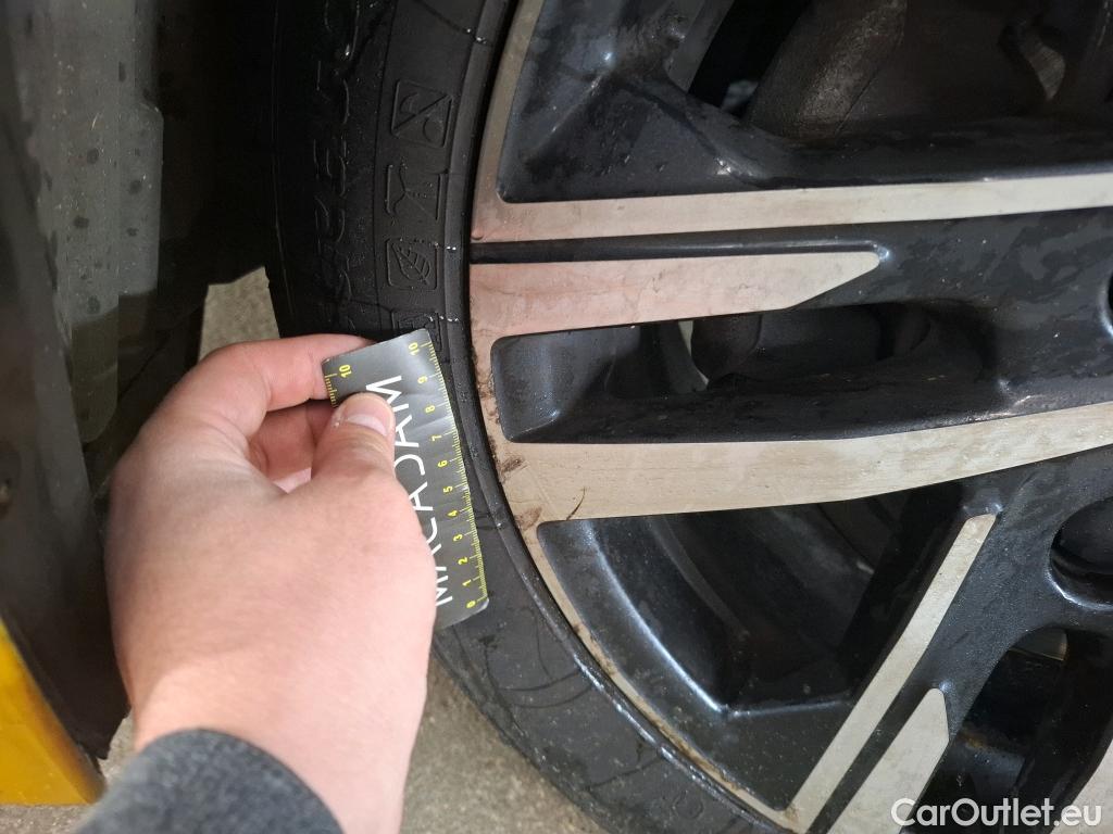  Peugeot  208  Allure Pack 1.2 PureTech 100CV BVA8 E6d #39