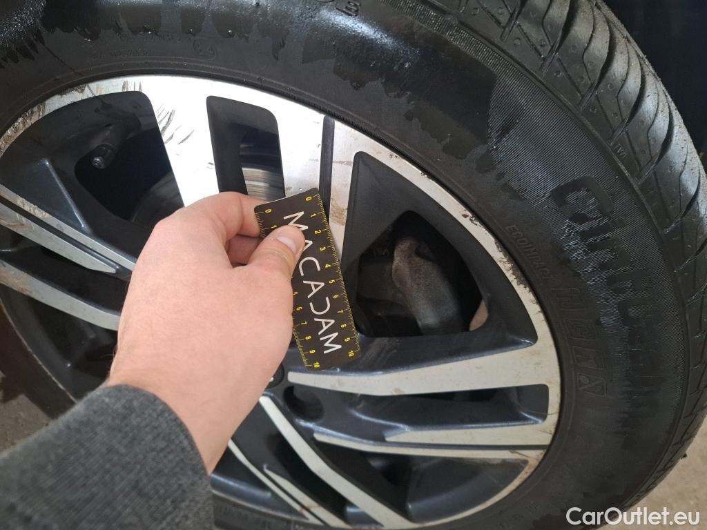  Peugeot  208  Allure Pack 1.2 PureTech 100CV BVA8 E6d #24