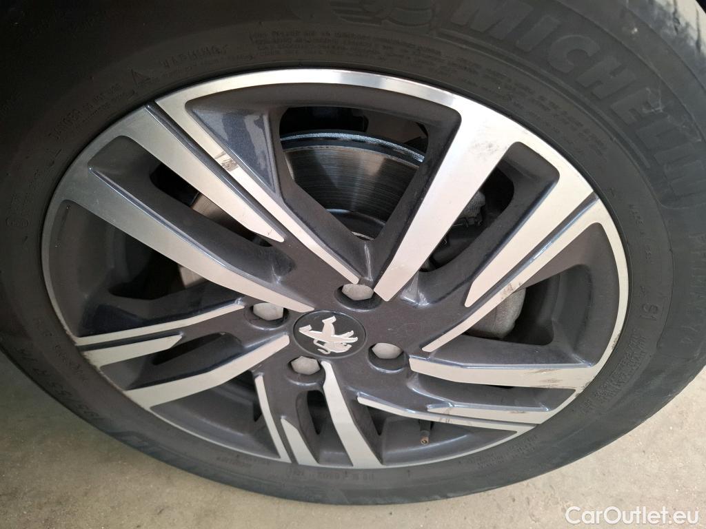  Peugeot  208  Allure Business 1.2 PureTech 100CV BVA8 E6d #4