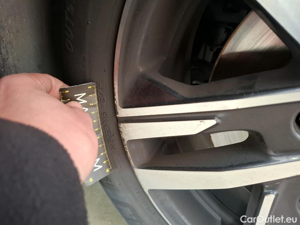  Peugeot  208  Allure Business 1.2 PureTech 100CV BVA8 E6d #9