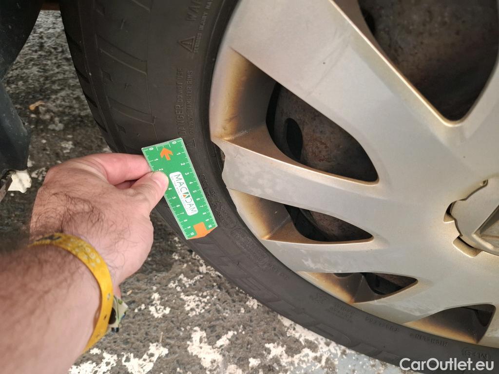  Renault  Trafic RENAULT  4p Combi Zen L2 Energy dCi 125 8 places #46