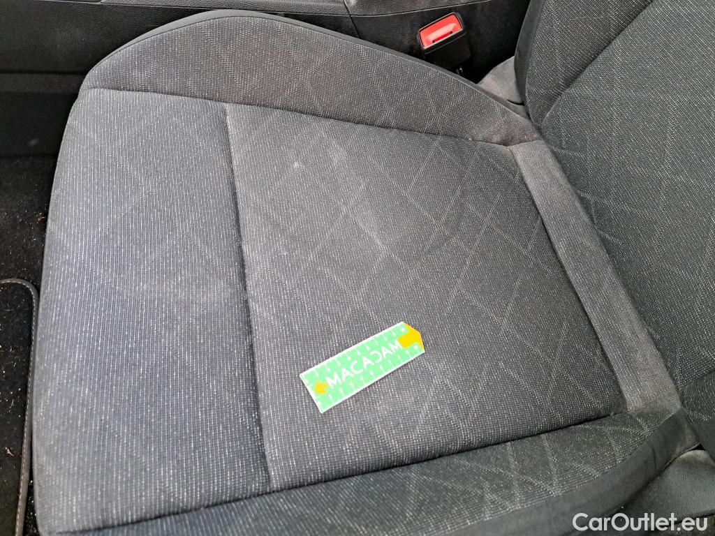  Volkswagen  Golf  VOLKSWAGEN / 2020 / 5P / Berline 2.0 TDI SCR 150 DSG7 Life Busi 1st #17