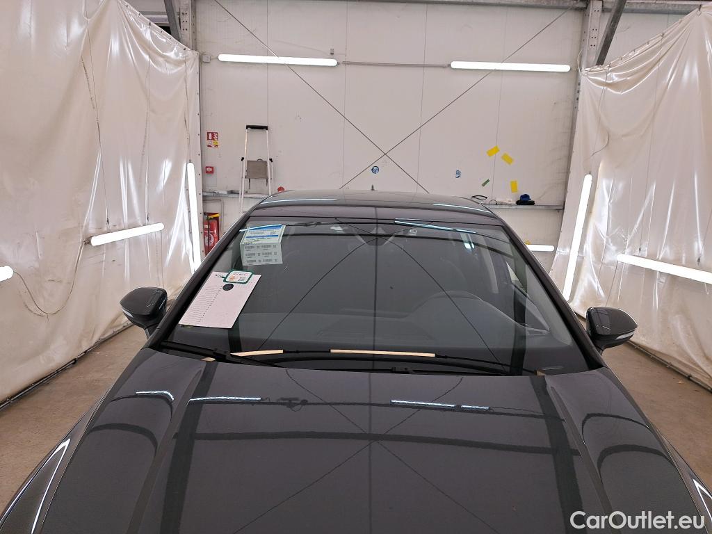  Volkswagen  Golf  VOLKSWAGEN / 2020 / 5P / Berline 2.0 TDI SCR 150 DSG7 Life Busi 1st #15