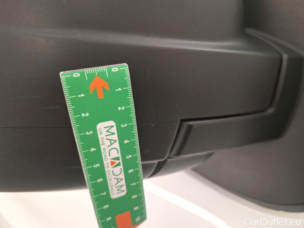  Renault  Trafic RENAULT  4p Combi Zen L2 Energy dCi 125 8 places #44