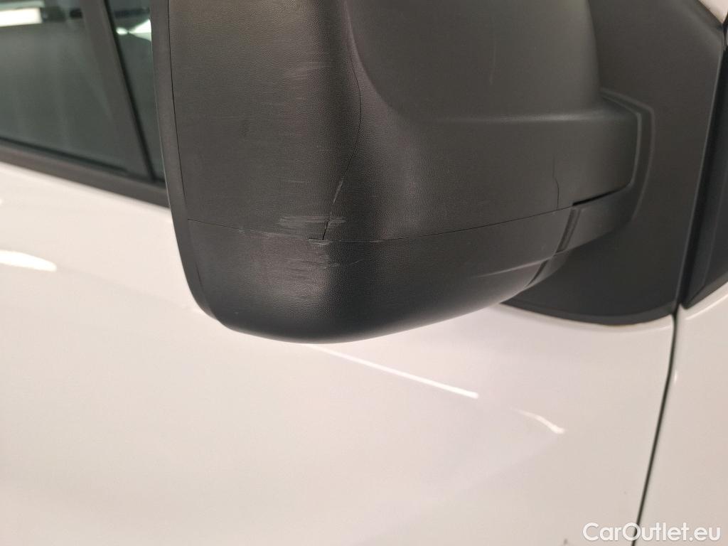  Renault  Trafic RENAULT  4p Combi Zen L2 Energy dCi 125 8 places #40