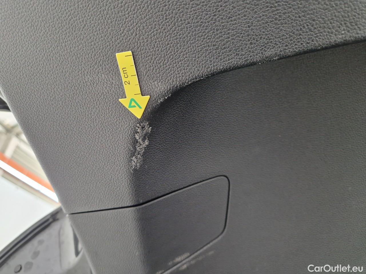  Volkswagen  Golf  1.0 TSI Life #46