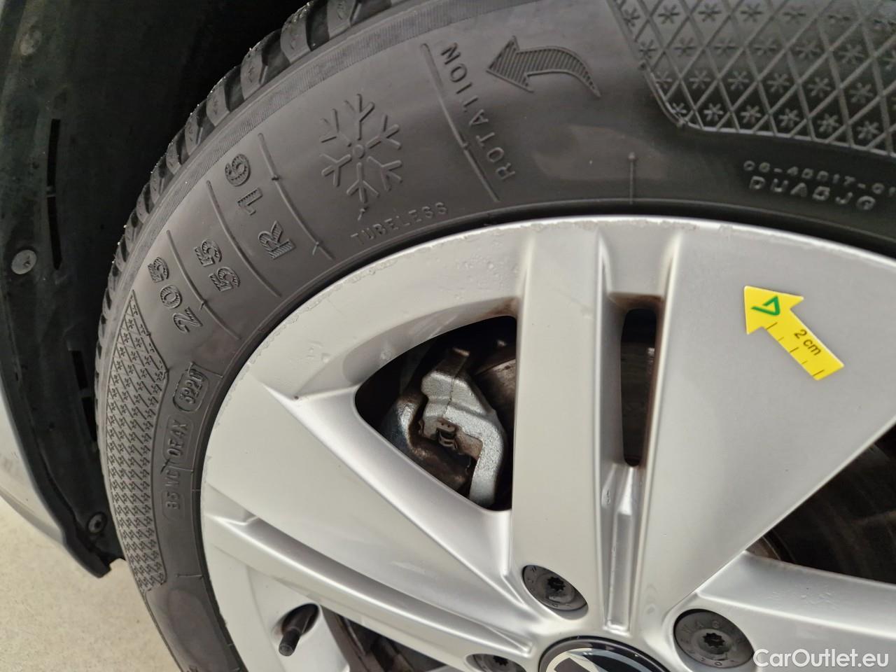  Volkswagen  Golf  1.0 TSI Life #9