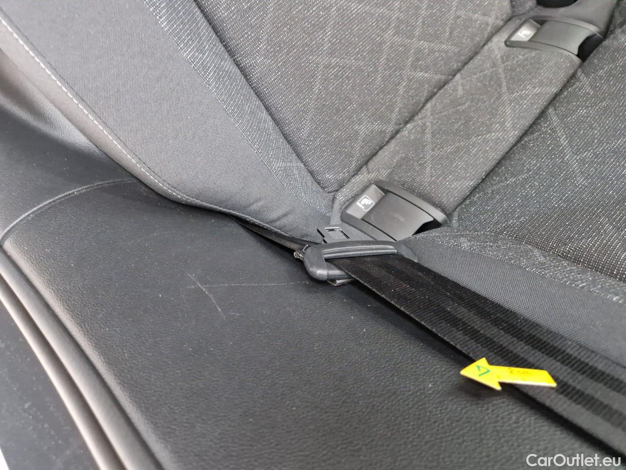  Volkswagen  Golf  2.0 TDI 116HP DSG Life Variant #35