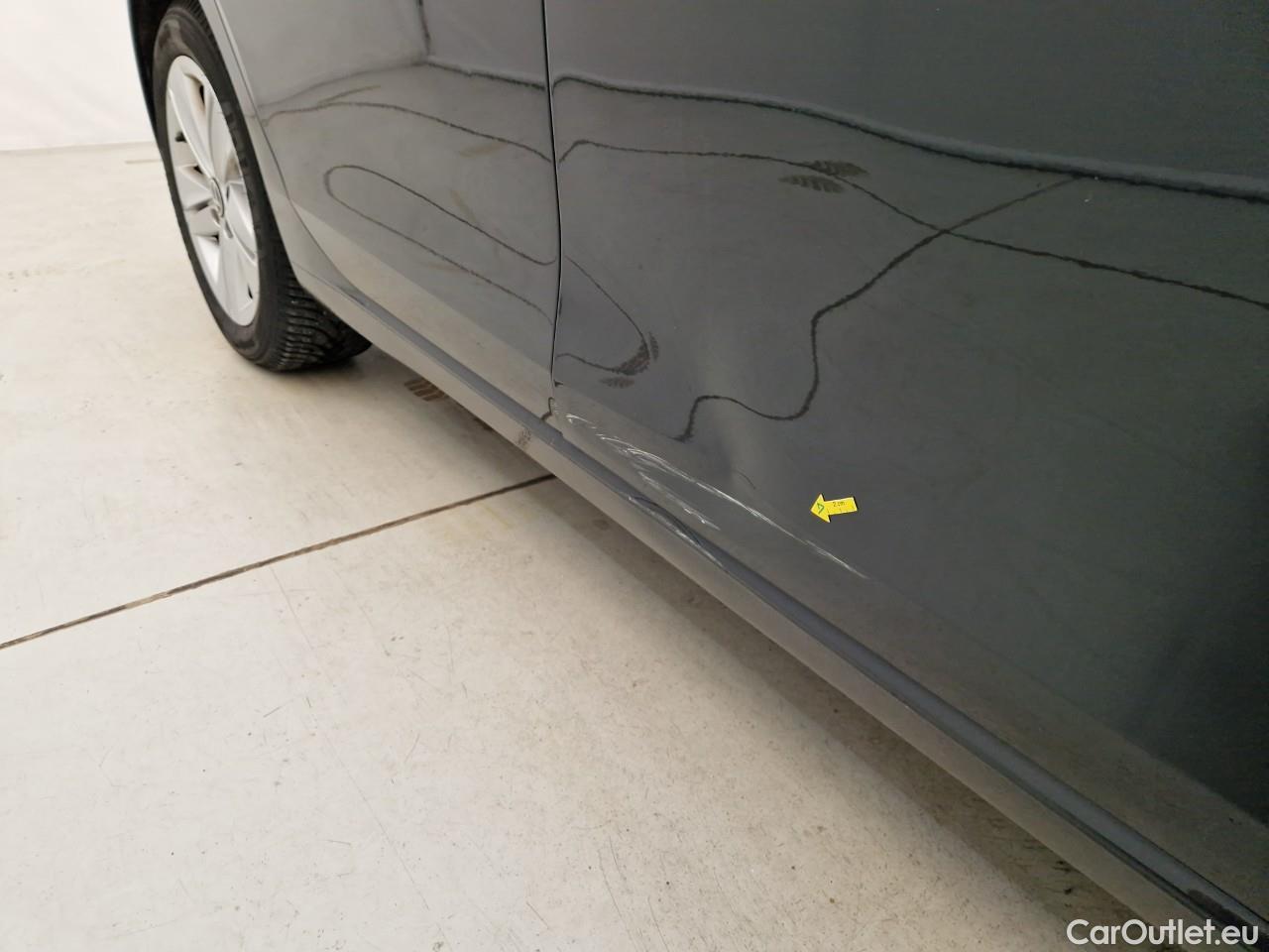  Volkswagen  Golf  1.0 TSI Life #26