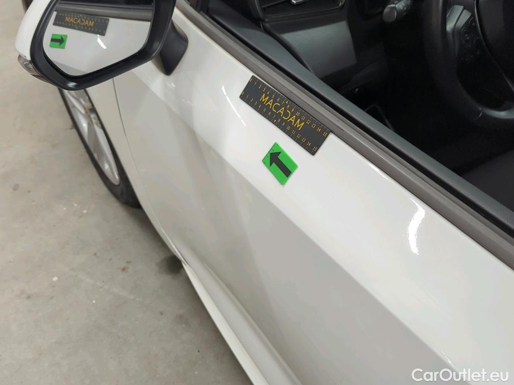  Toyota  Corolla 1.8 Hybrid Dynamic HSD E-CVT #11