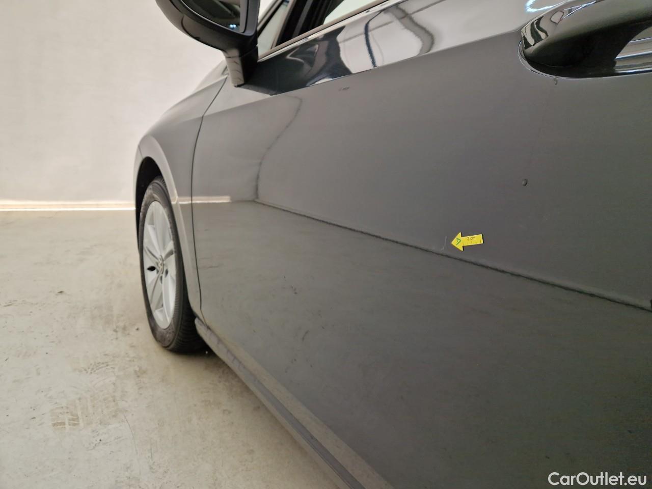  Volkswagen  Golf  1.0 TSI Life #3