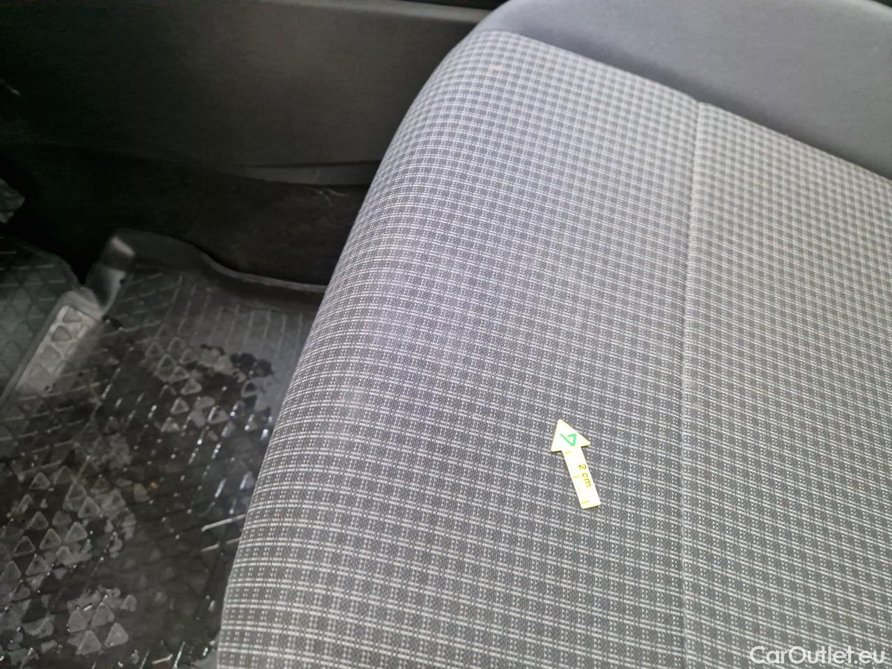  Volkswagen  Caddy  2.0 TDI 75 kW #9