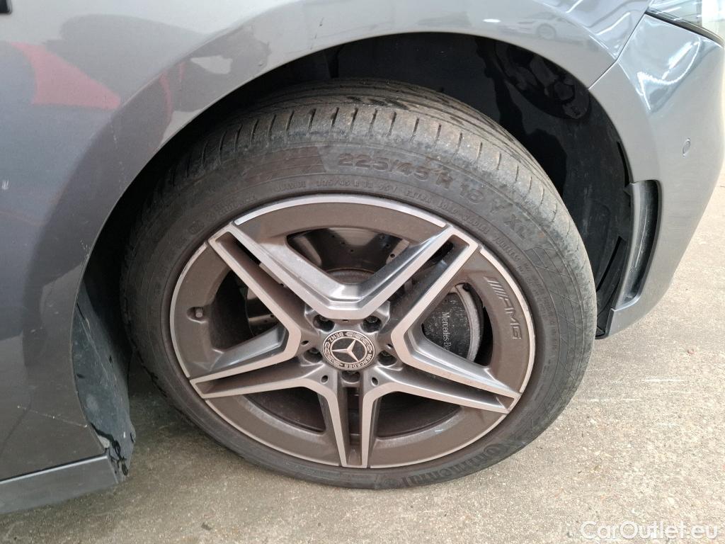  Mercedes  A-Klasse MERCEDES-BENZ Classe A Berline / 2018 / 4P / Berline A 250 e AMG Line 8G-DCT #3