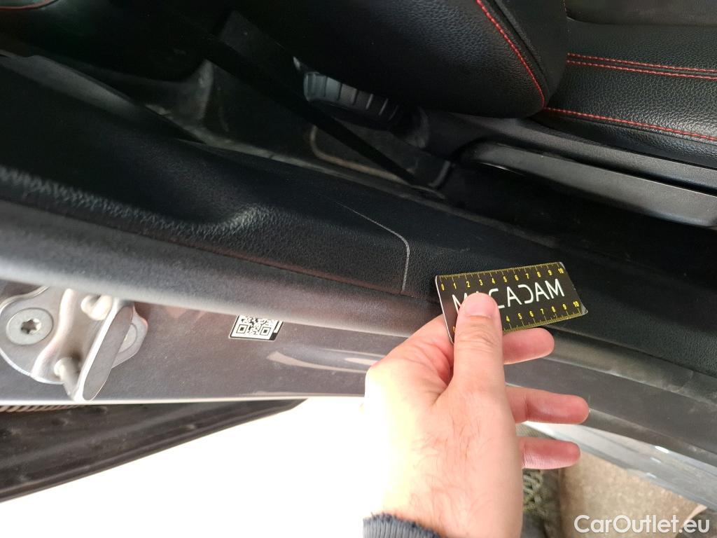  Mercedes  A-Klasse MERCEDES-BENZ Classe A Berline / 2018 / 4P / Berline A 250 e AMG Line 8G-DCT #6