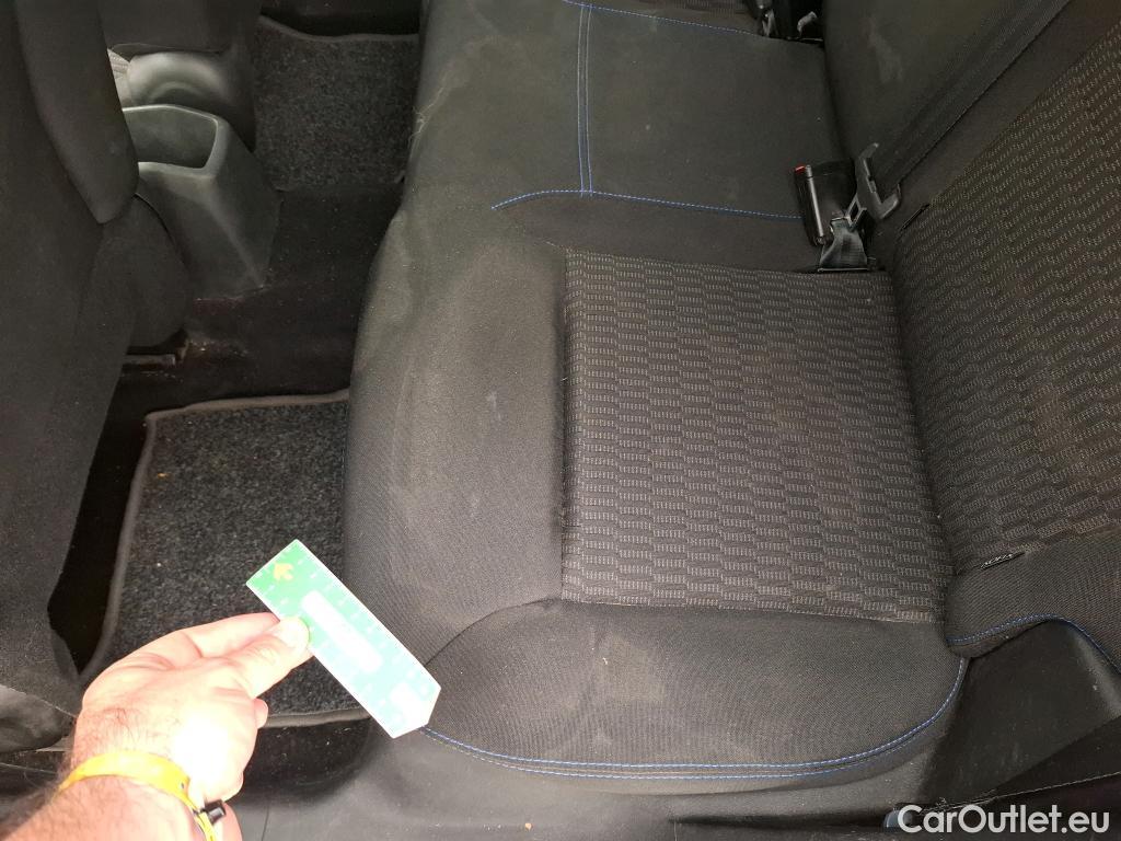  Peugeot  208  Signature 1.2 PureTech 80CV BVM5 E6dT #18