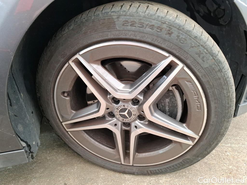  Mercedes  A-Klasse MERCEDES-BENZ Classe A Berline / 2018 / 4P / Berline A 250 e AMG Line 8G-DCT #4