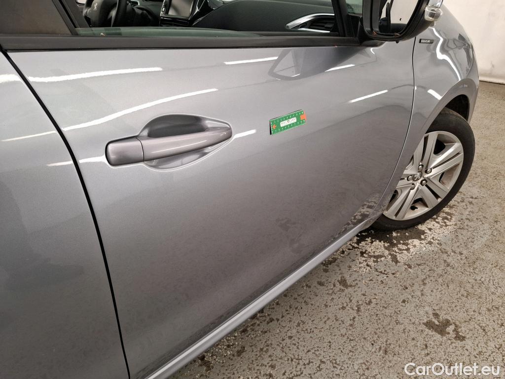  Peugeot  208  Signature 1.2 PureTech 80CV BVM5 E6dT #12