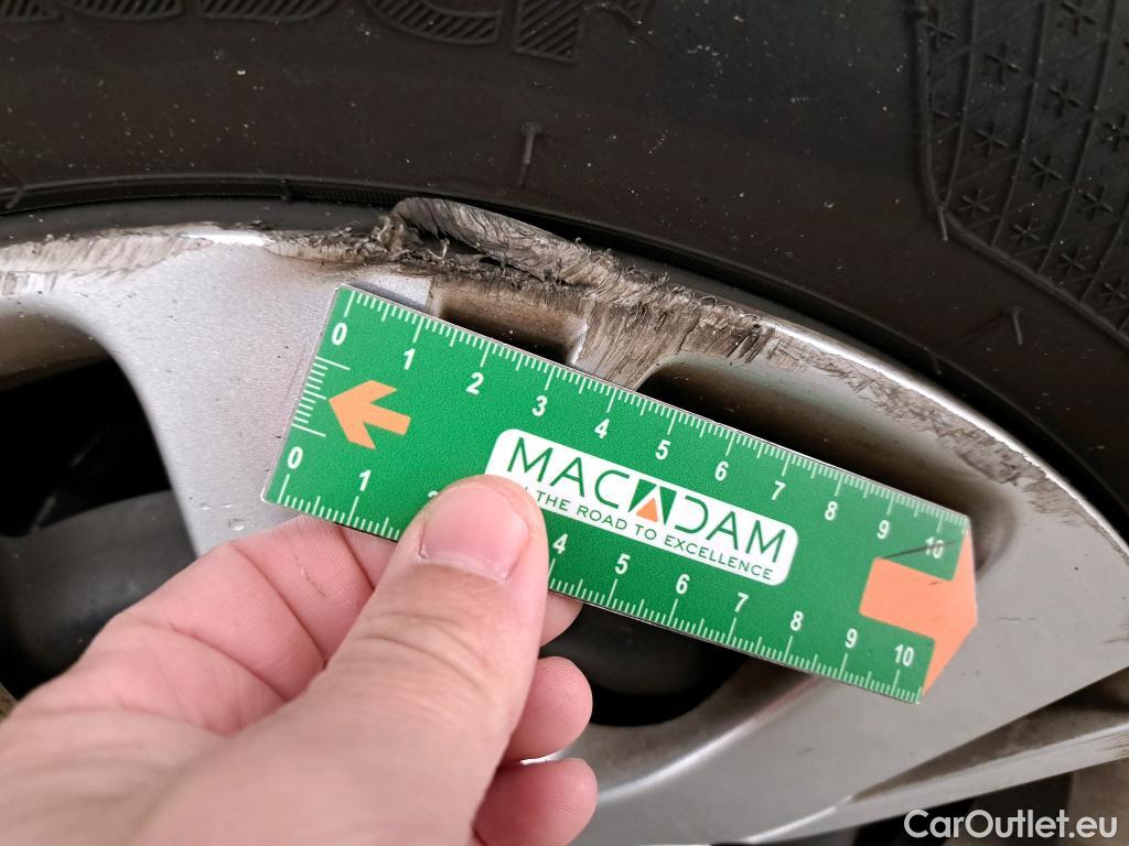  Peugeot  208  Active 1.6 HDi 75CV BVM5 E6 #45