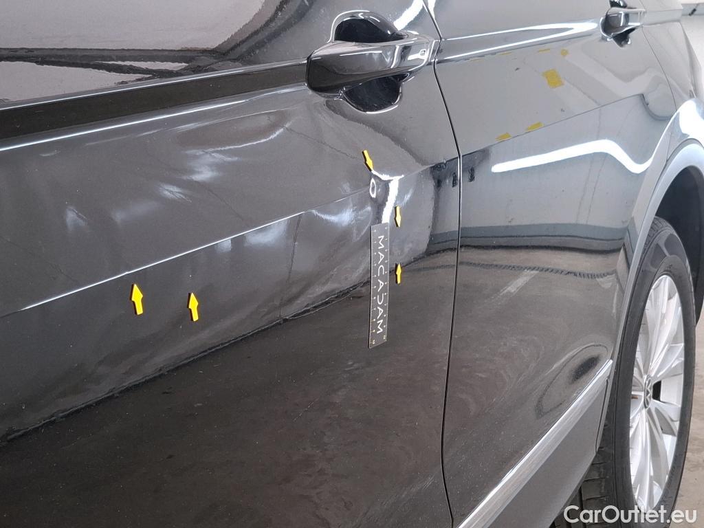  Volkswagen  Tiguan VOLKSWAGEN  / 2020 / 5P / SUV 1.4 eHybrid 245 DSG6 Life Business #17