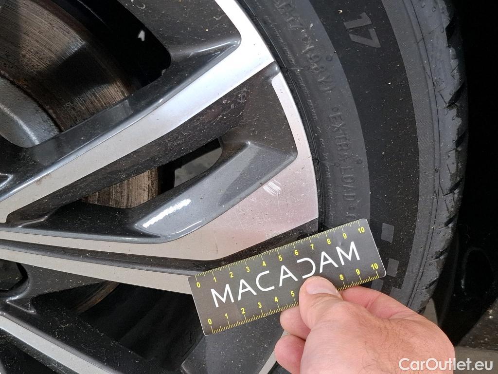  Peugeot  508 PEUGEOT  SW / 2018 / 5P / Break PureTech 130 S&S EAT8 Allure Pack #18